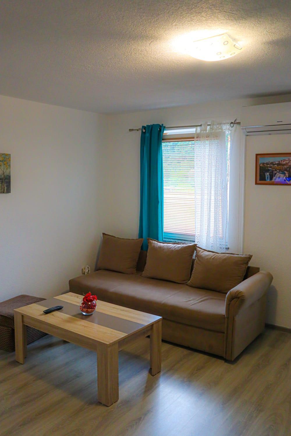 Apartments Bozena Яйце Екстериор снимка